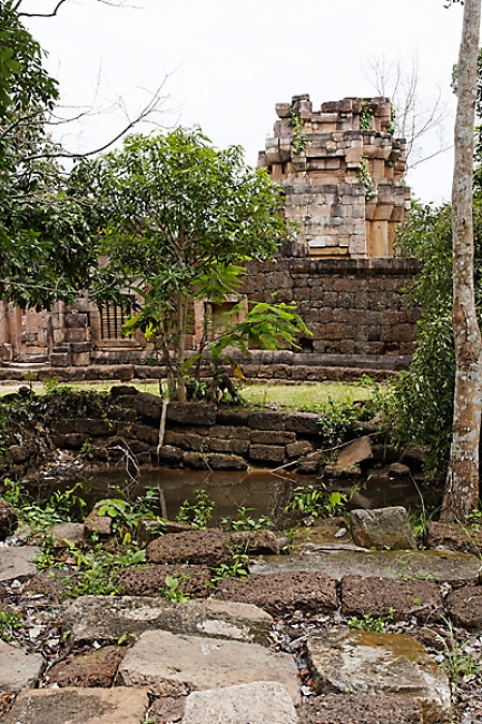 27-Prasat Ta Muen Thom-043